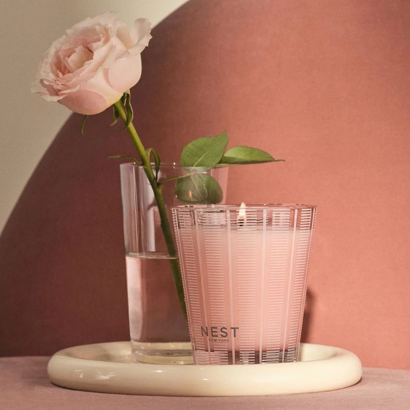 NEST New York Himalayan Salt & Rosewater Classic Candle
